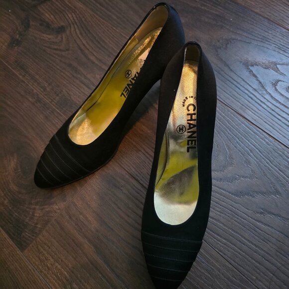 New, Neverworn Vintage Chanel Satin Pump - Picture 1 of 4